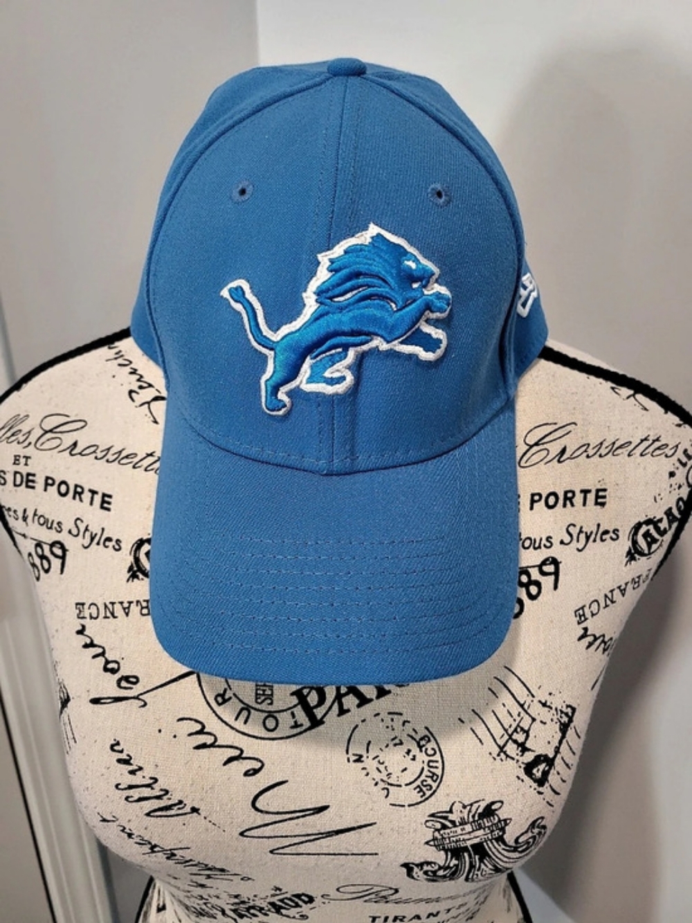 Detriot Lions New Era 39Thirty Classic Stretch Fit Cap Medium/Large Excellent